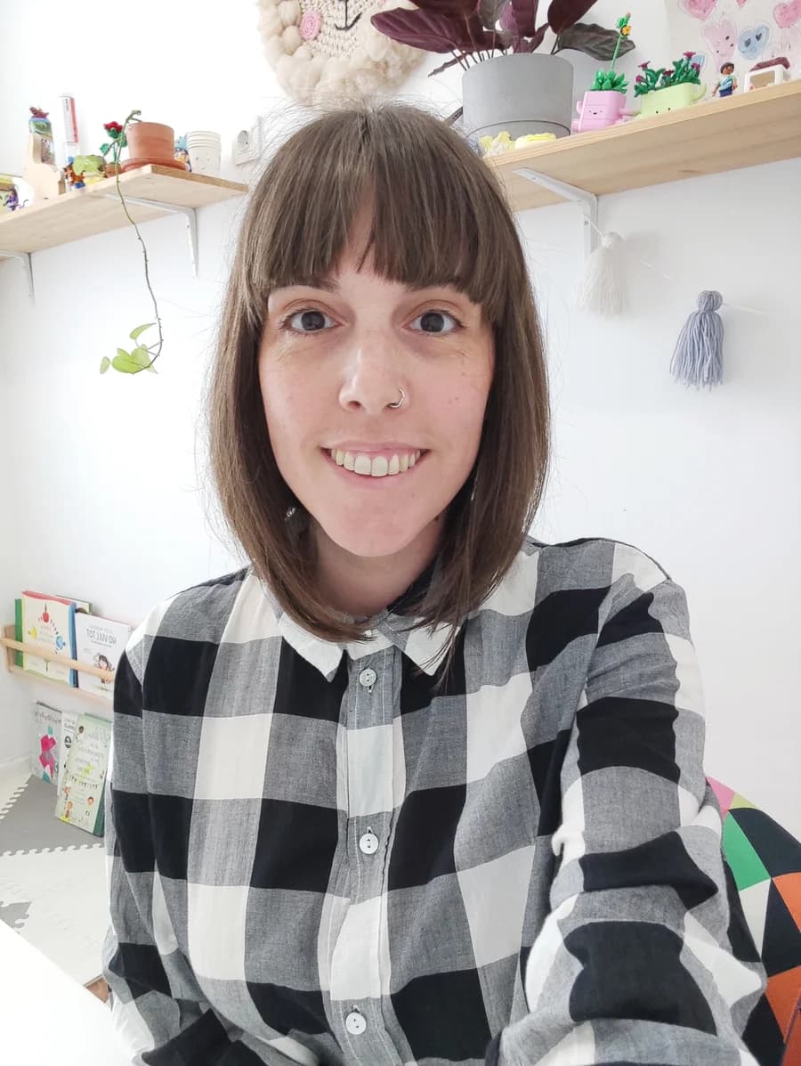 Laura Aguilera en su consulta de psicología infantil en Sant Andreu, Barcelona
