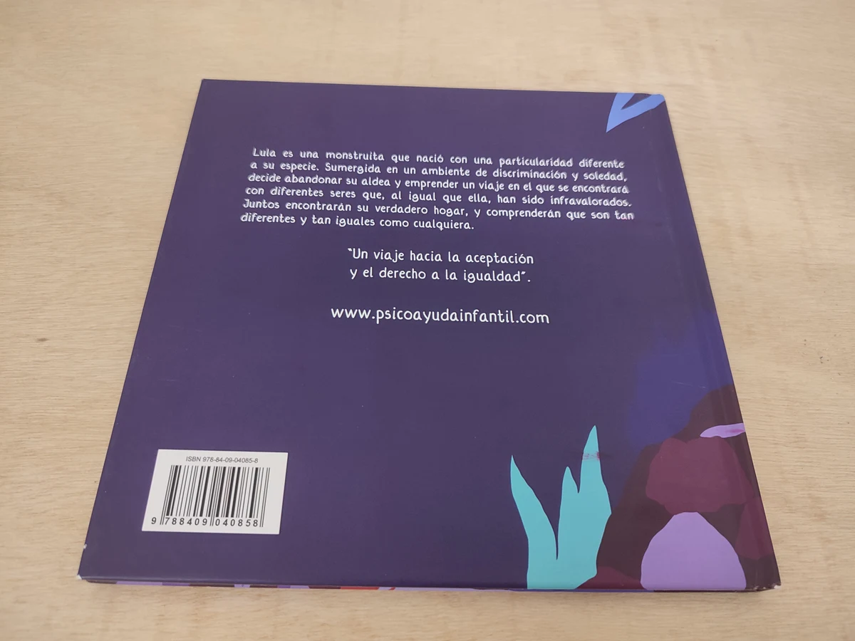 Contraportada del cuento infantil El viaje de Lula